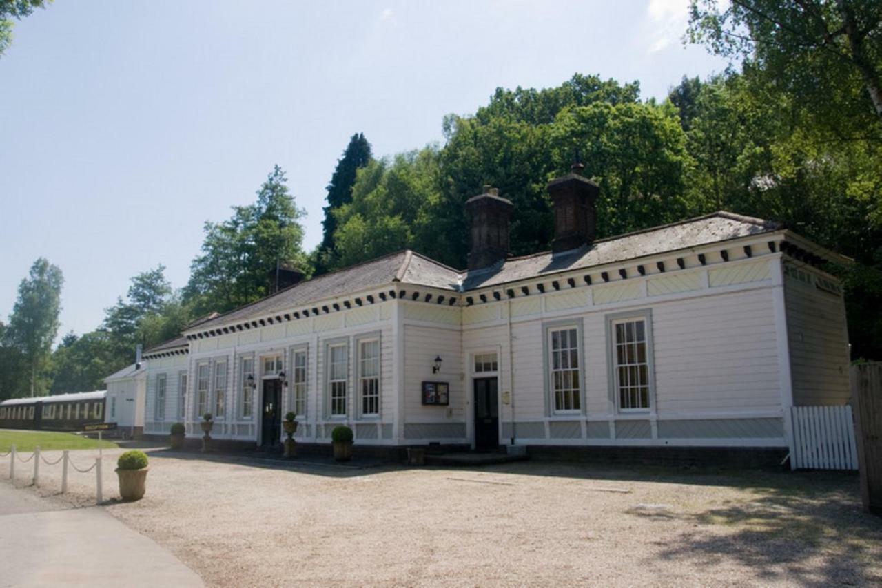 The Old Railway Station Bed & Breakfast Petworth Exterior foto